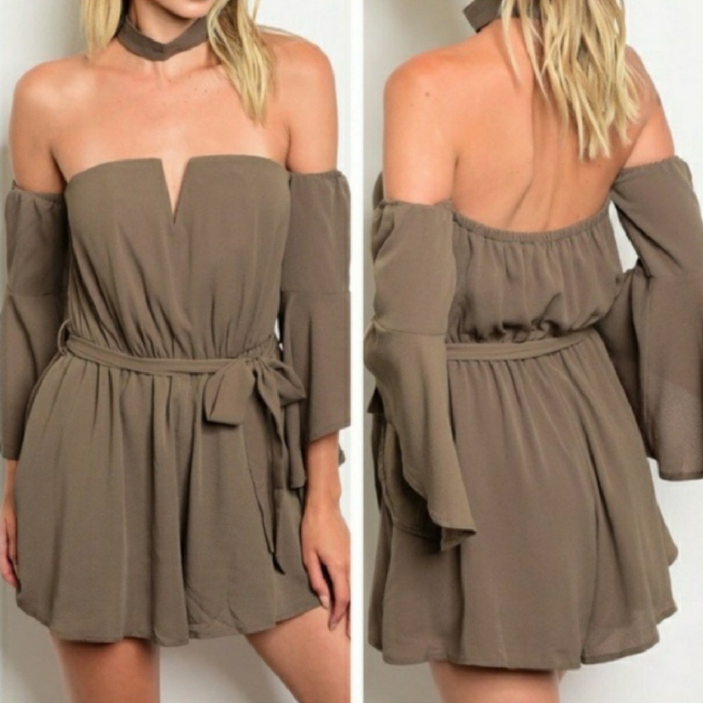 🆕⬇️Sexy Off The Shoulder Olive Romper w/Choker